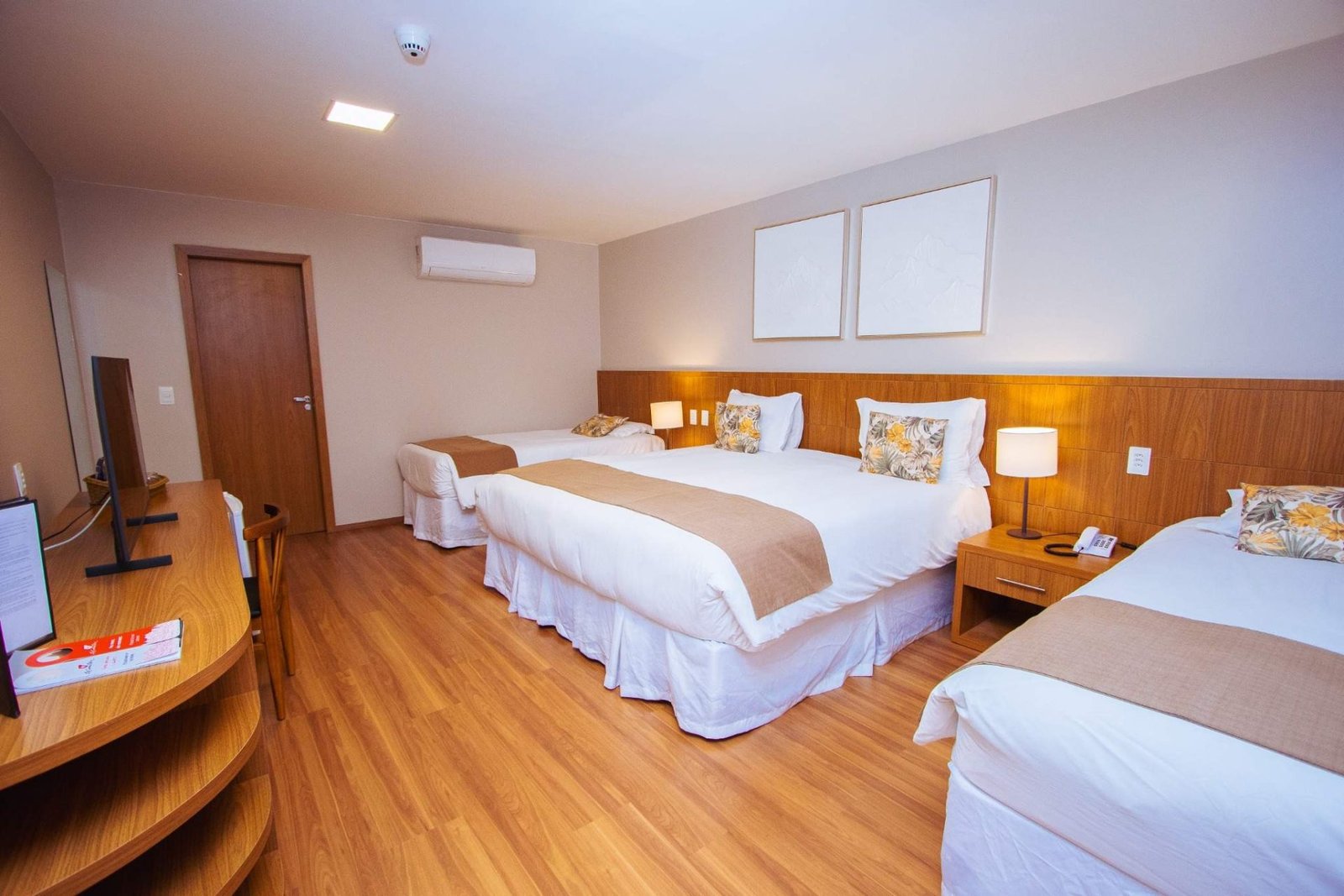 Quarto Luxo Superior Village