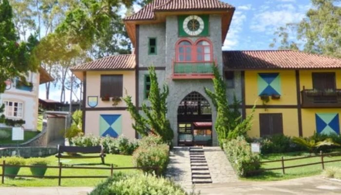 Le Canton Village 1